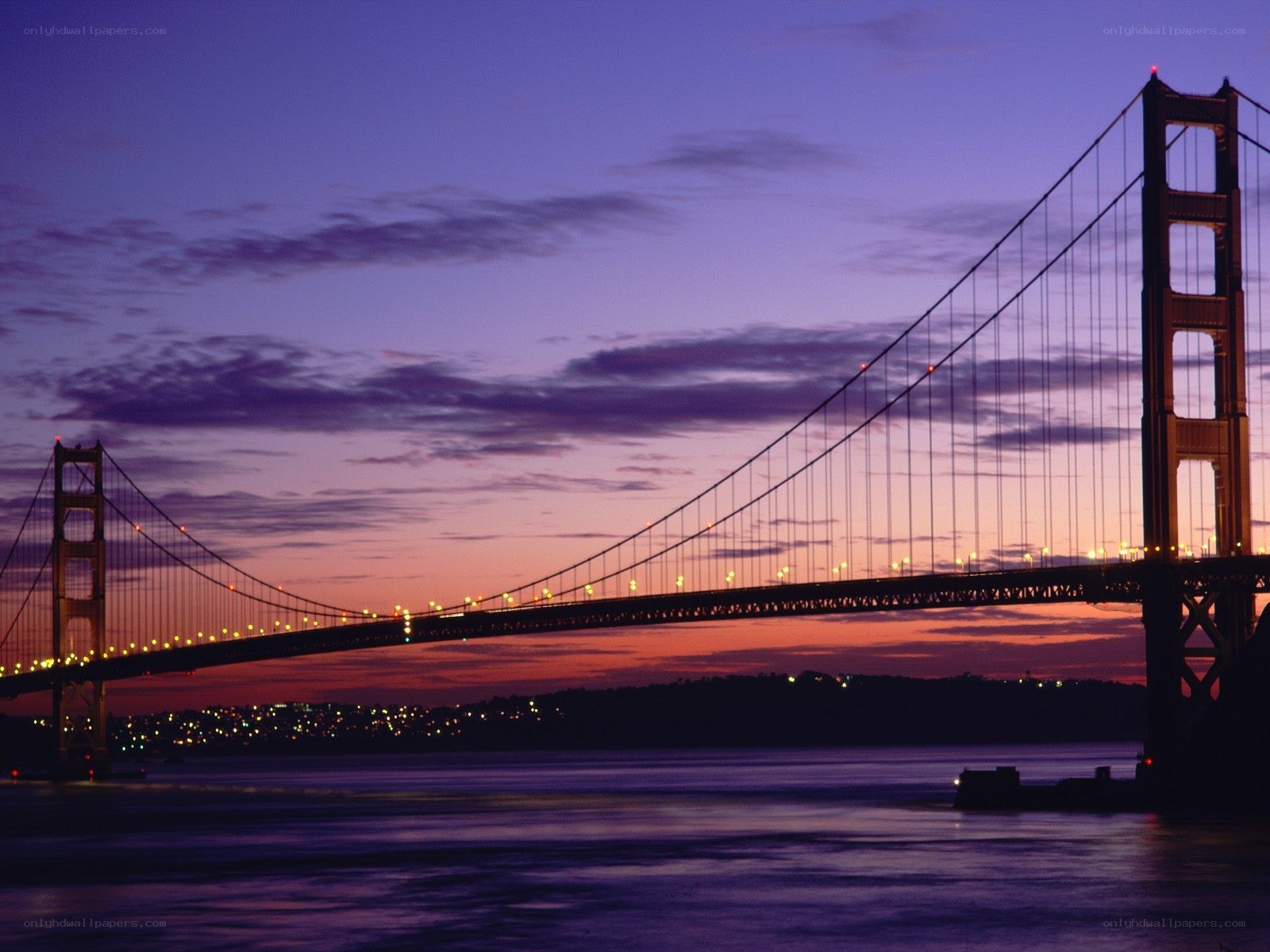 Golden Gate Bridge at dusk