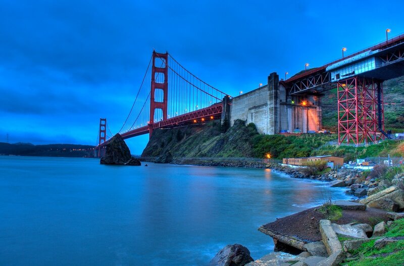 Golden Gate Bridge at dusk