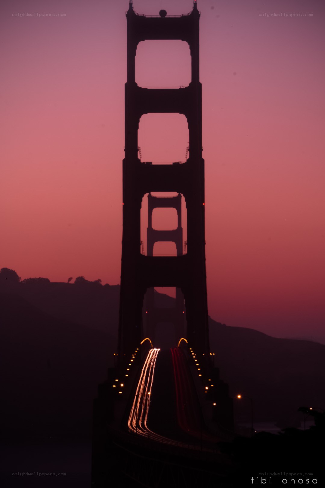 Golden Gate Bridge at dusk