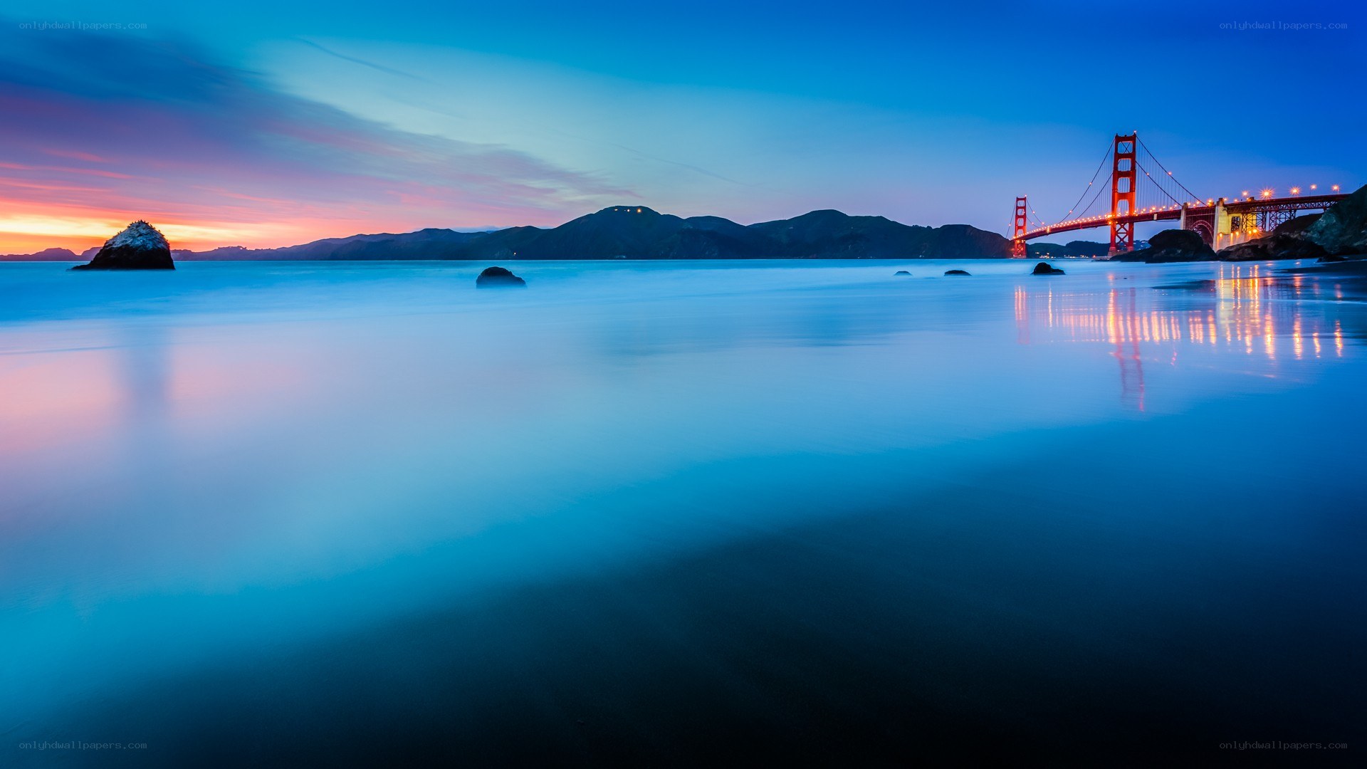 Golden Gate Bridge at dusk