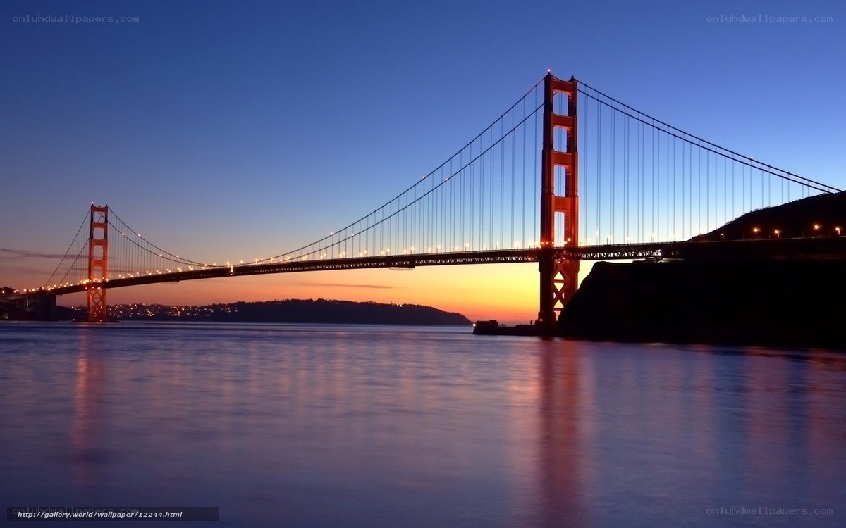Golden Gate Bridge at dusk