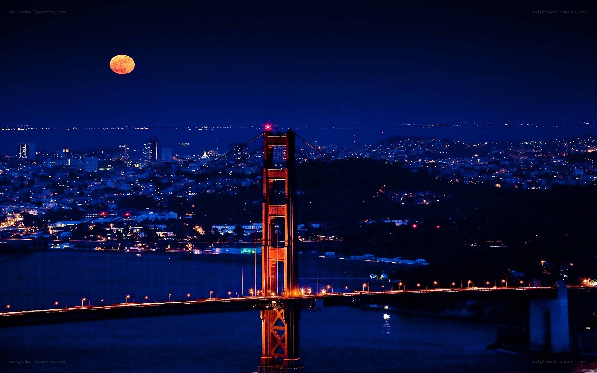 Golden Gate Bridge at night