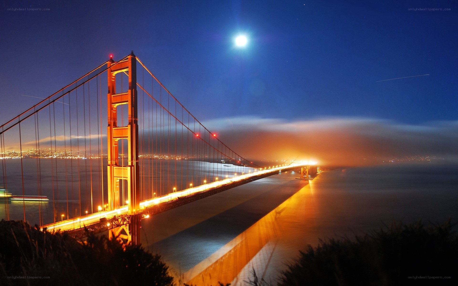 Golden Gate Bridge at night