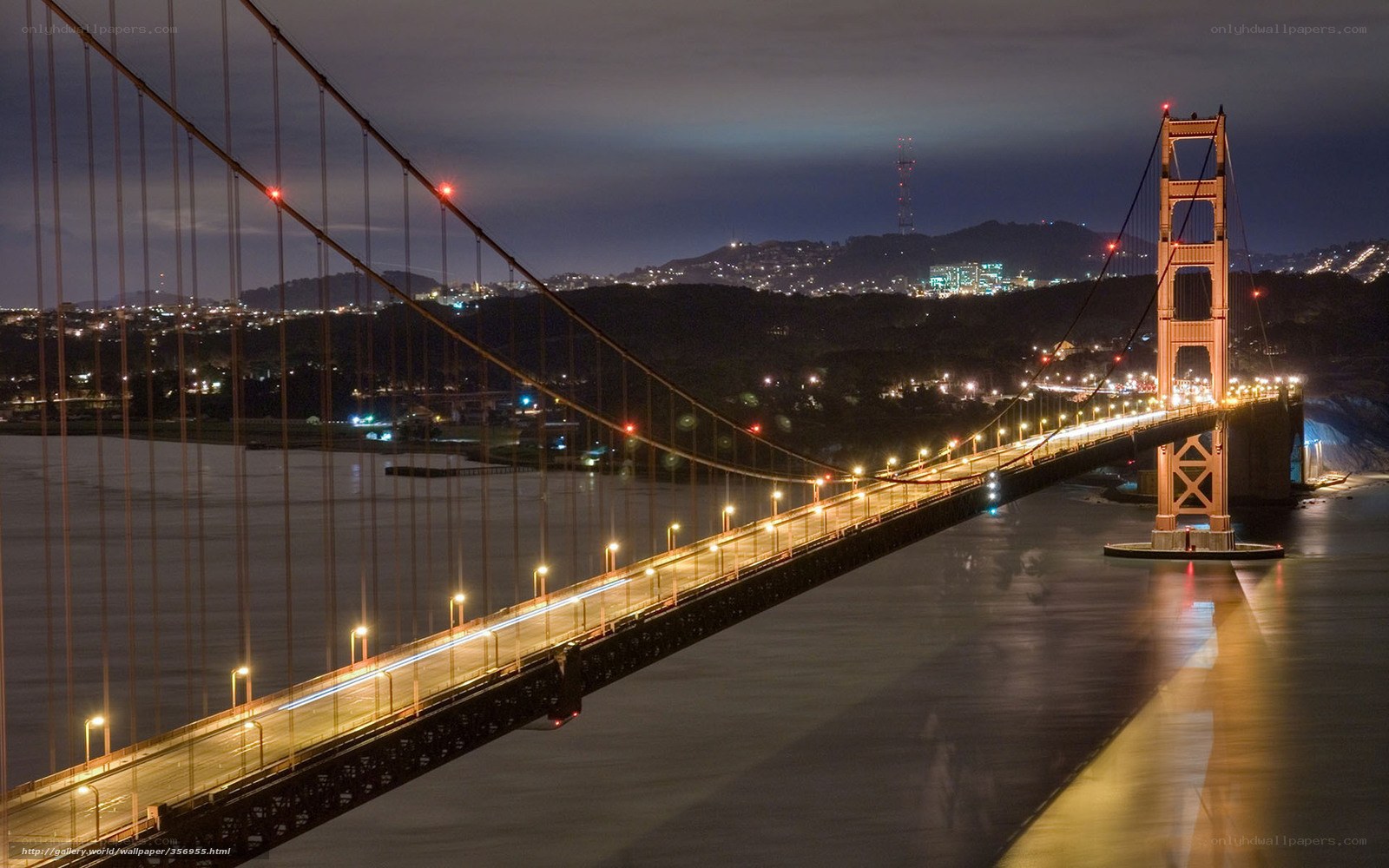 Golden Gate Bridge at night