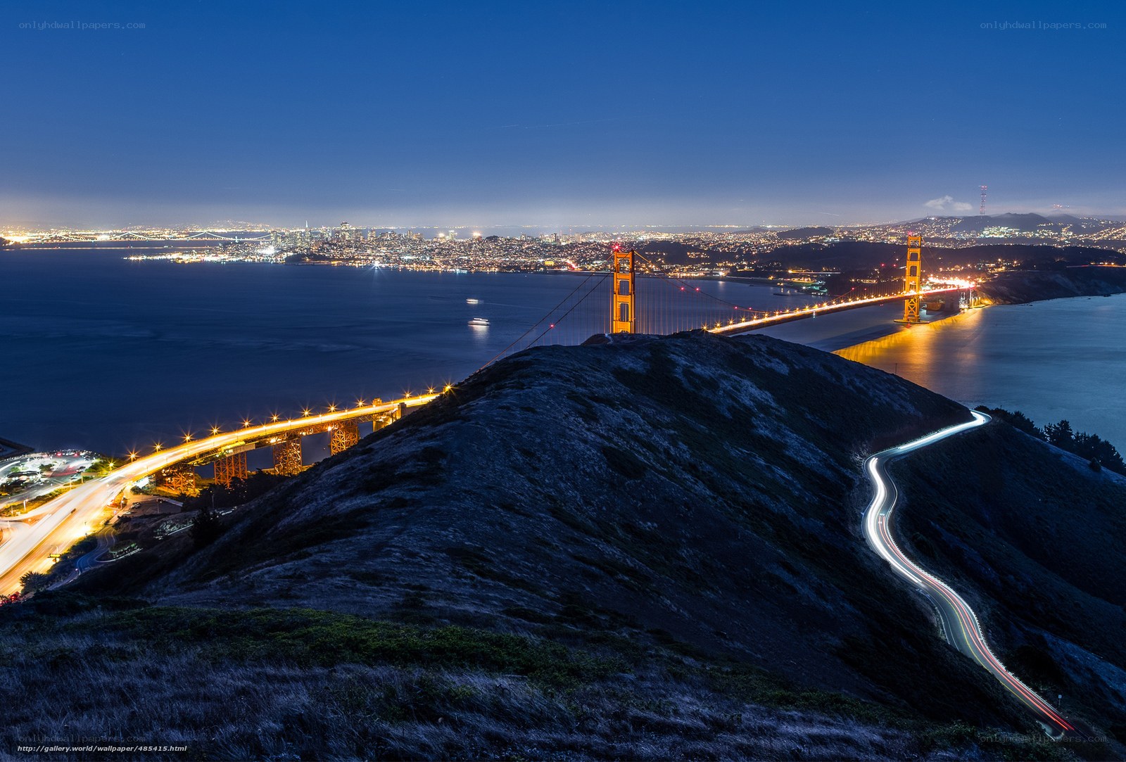 Golden Gate Bridge at night