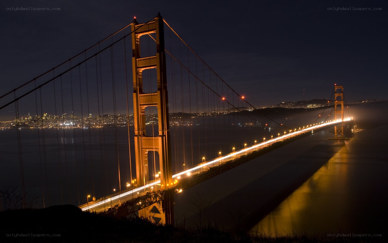 Golden Gate Bridge at night