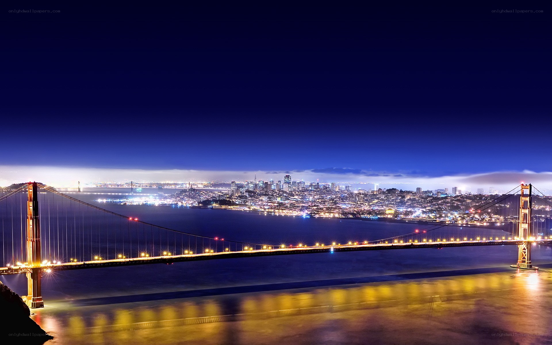 Golden Gate Bridge at night