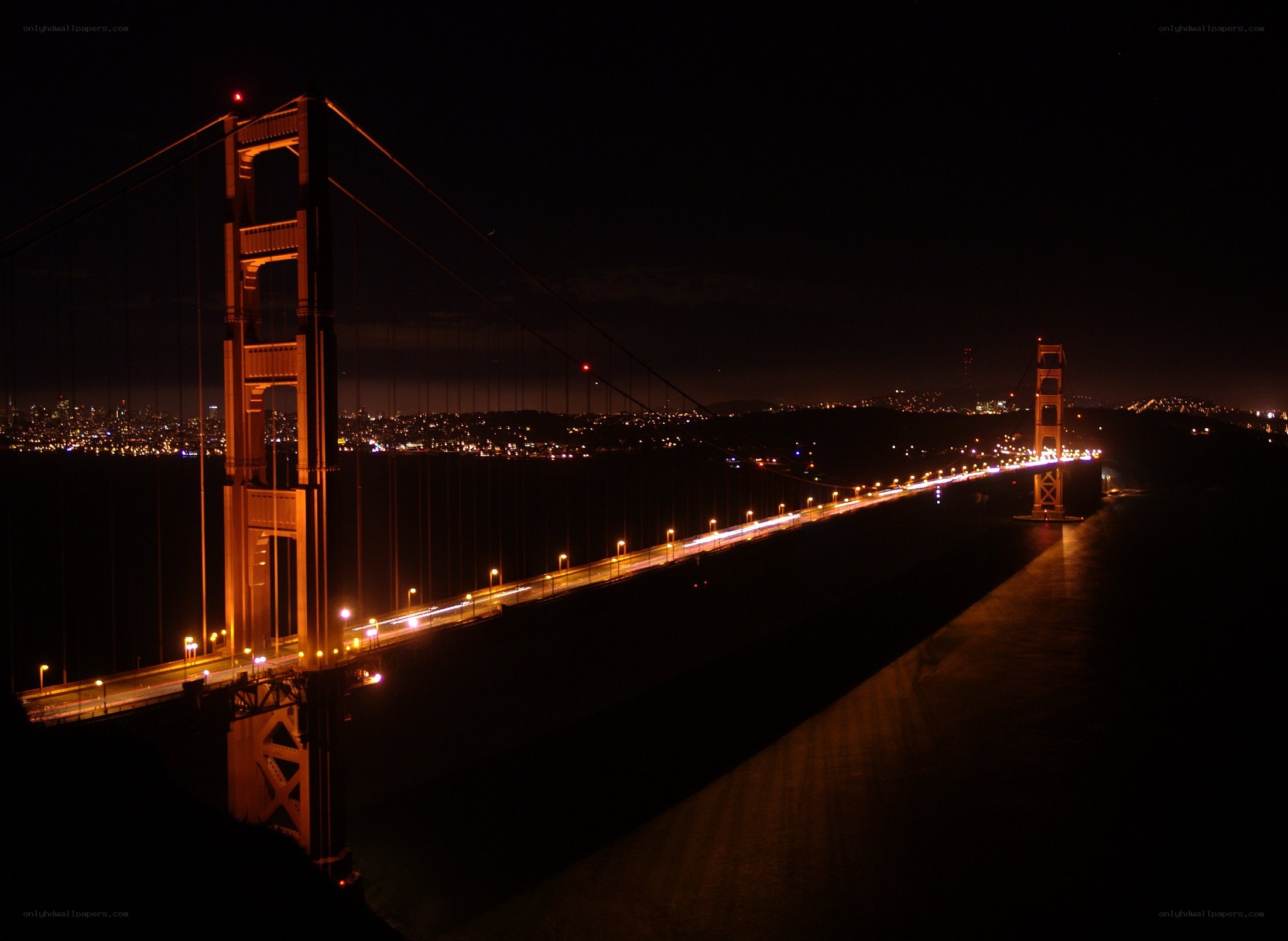 Golden Gate Bridge at night