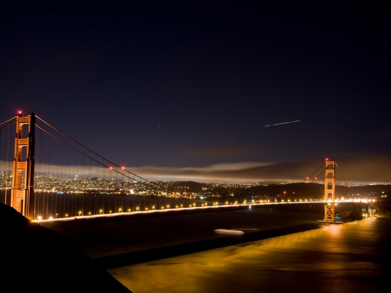 Golden Gate Bridge at night