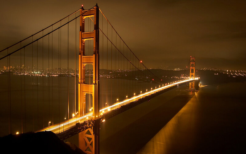 Golden Gate Bridge at night