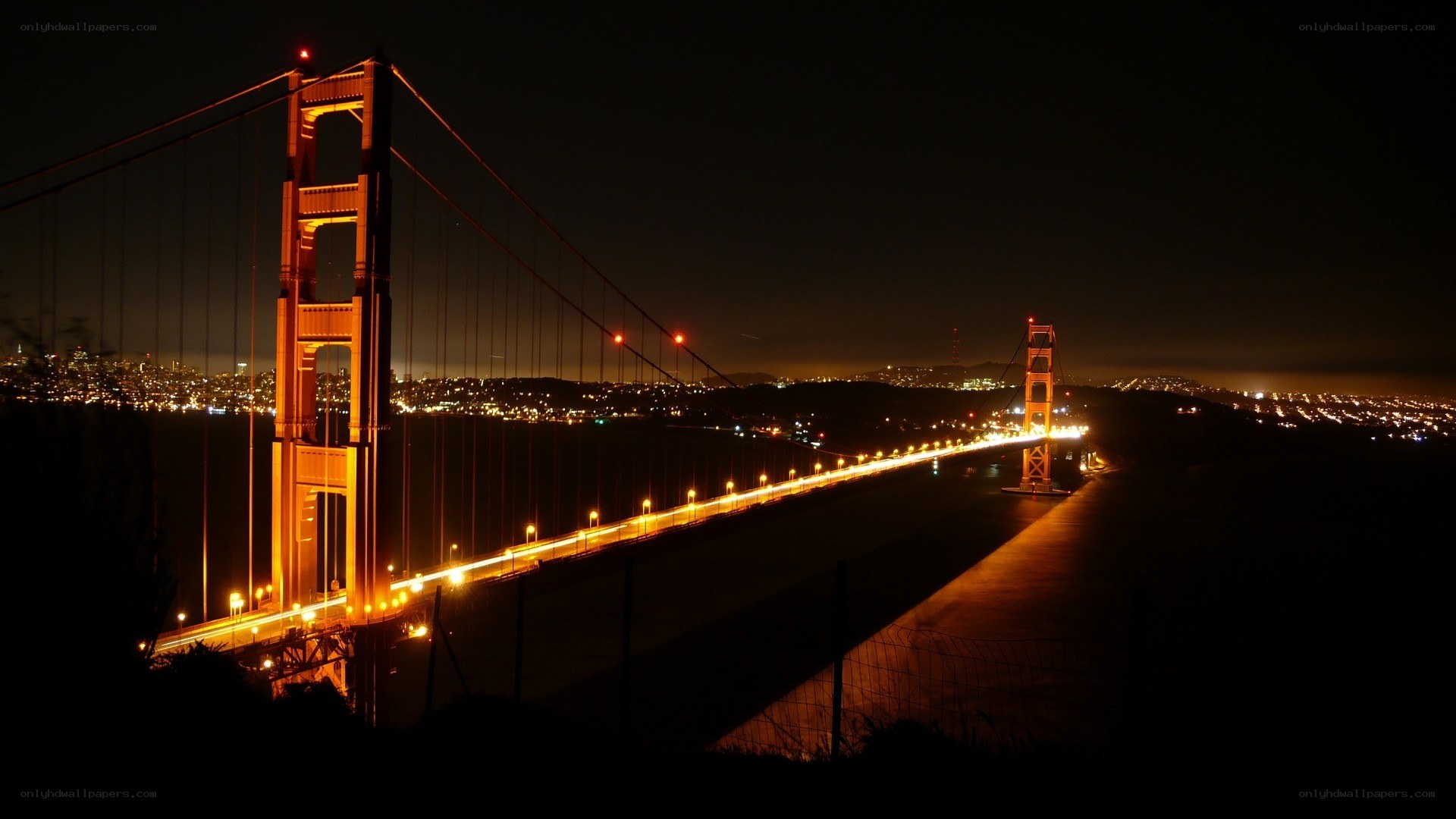 Golden Gate Bridge at night