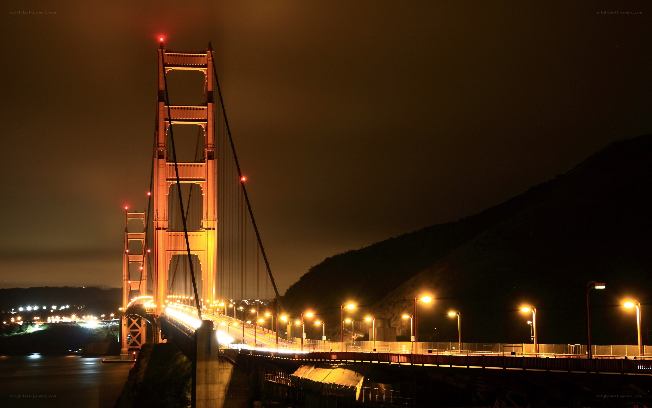 Golden Gate Bridge at night