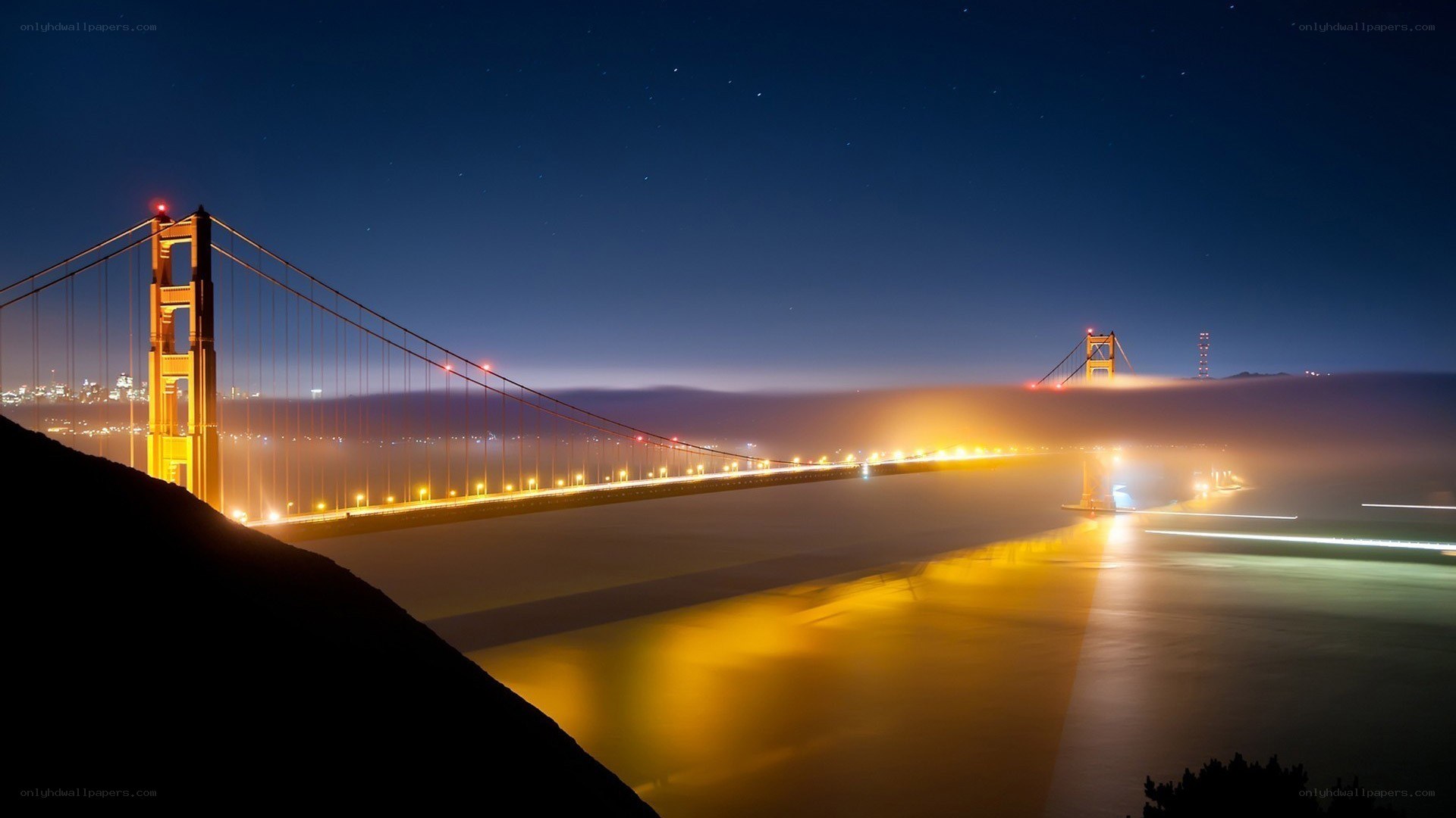 Golden Gate Bridge at night