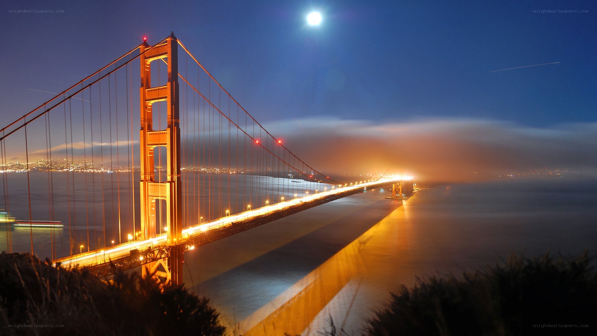 Golden Gate Bridge at night