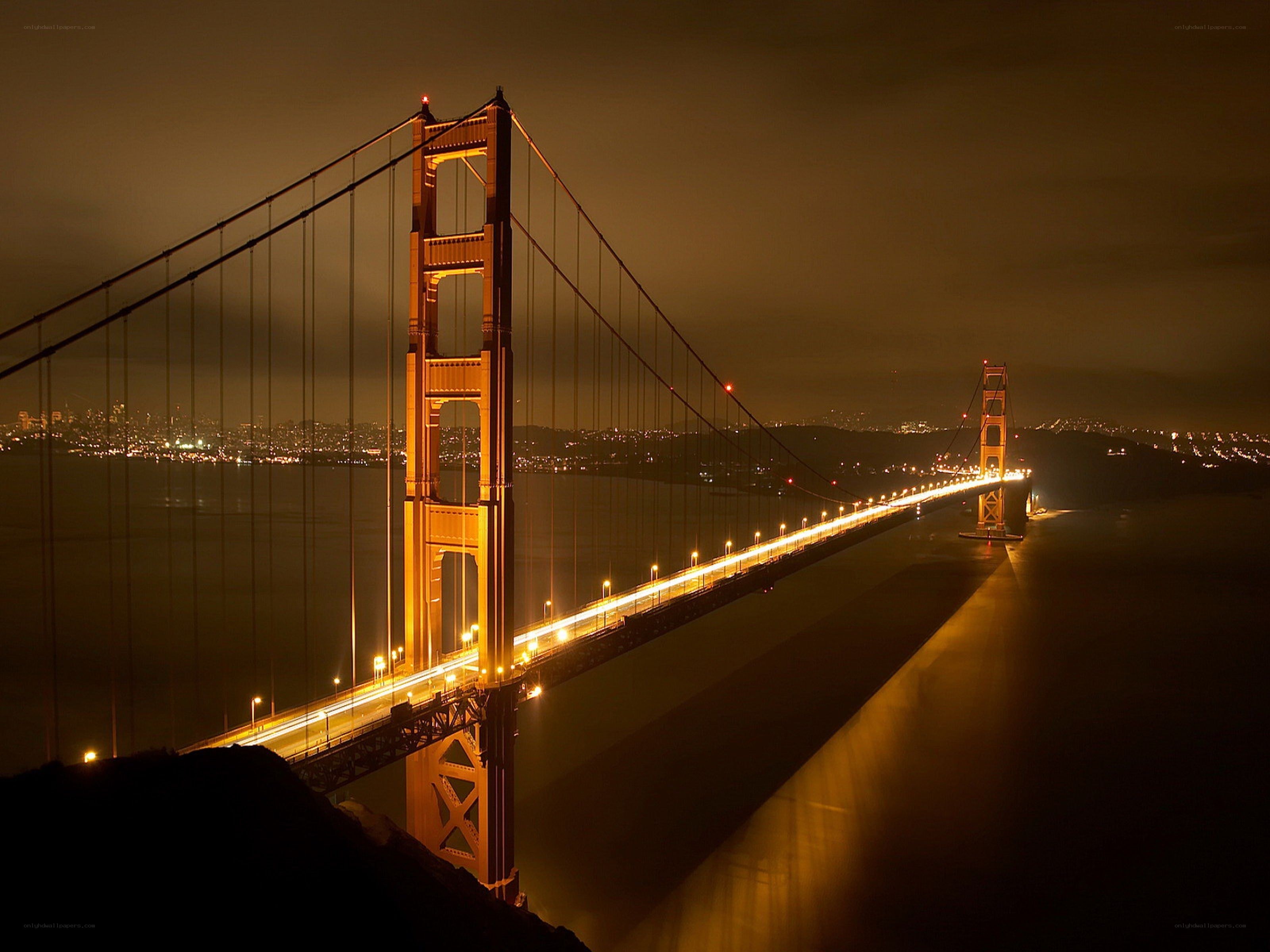 Golden Gate Bridge at night