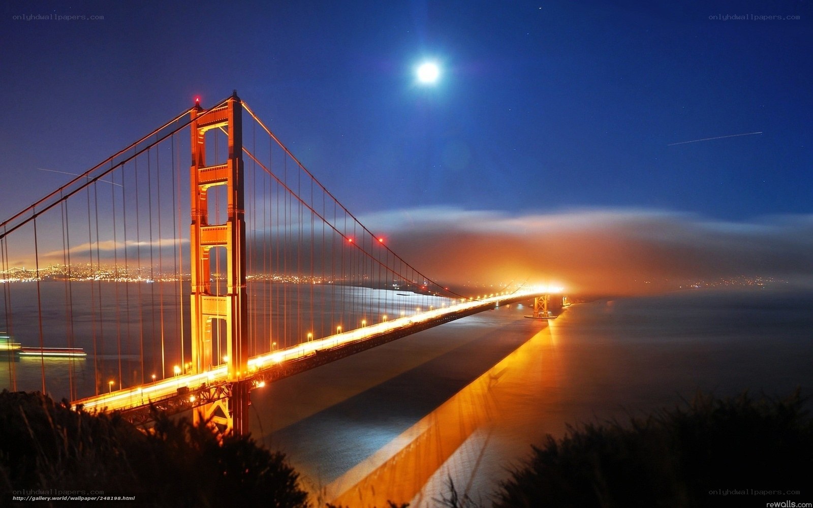 Golden Gate Bridge at night