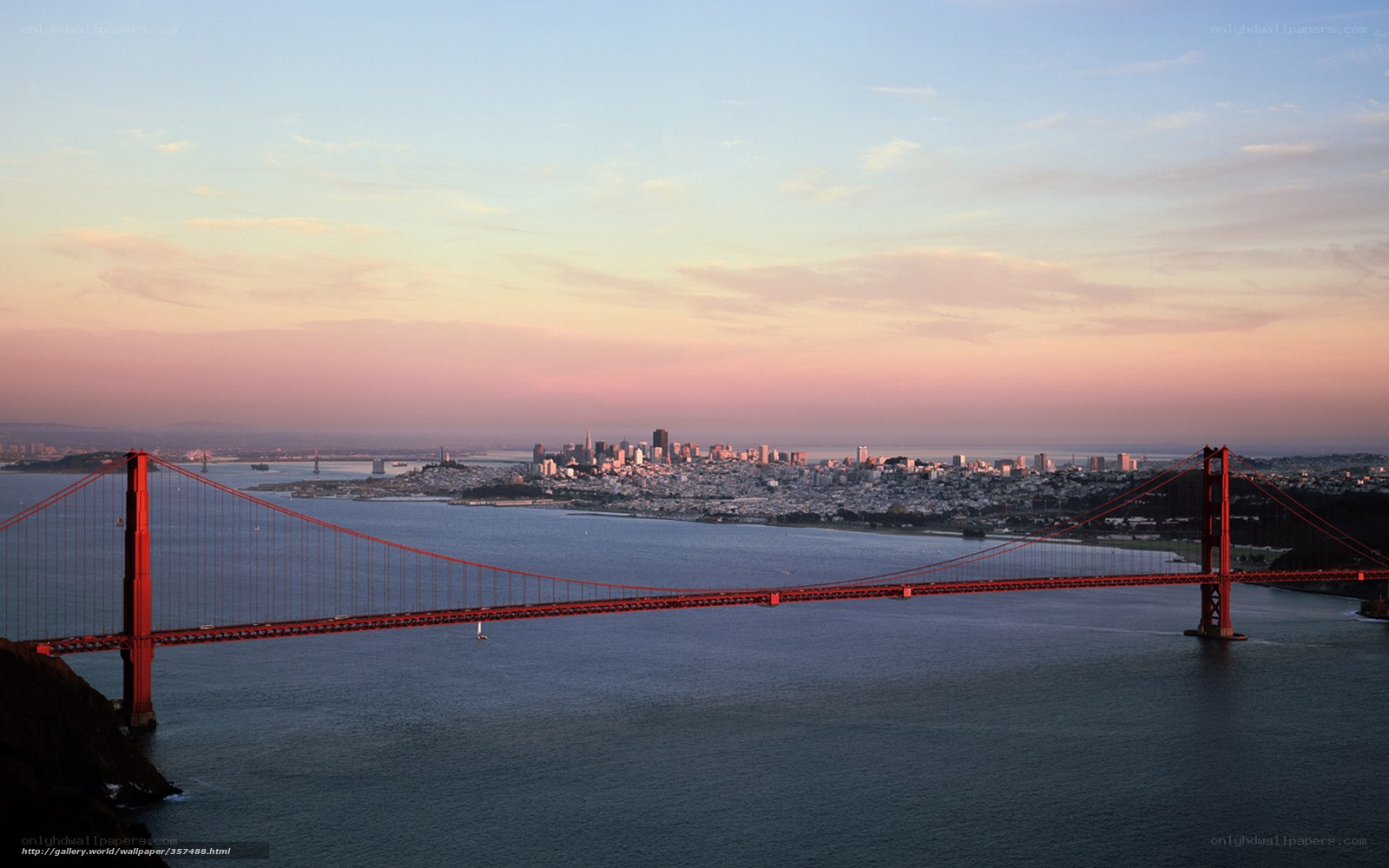 Golden Gate Bridge at sunset