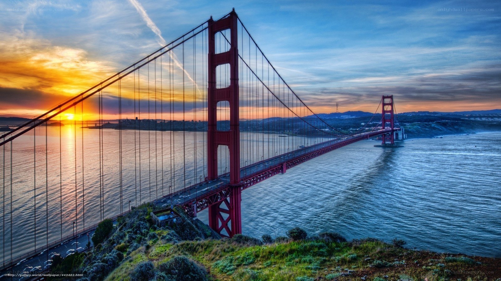 Golden Gate Bridge at sunset