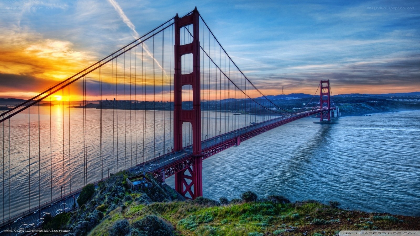 Golden Gate Bridge at sunset