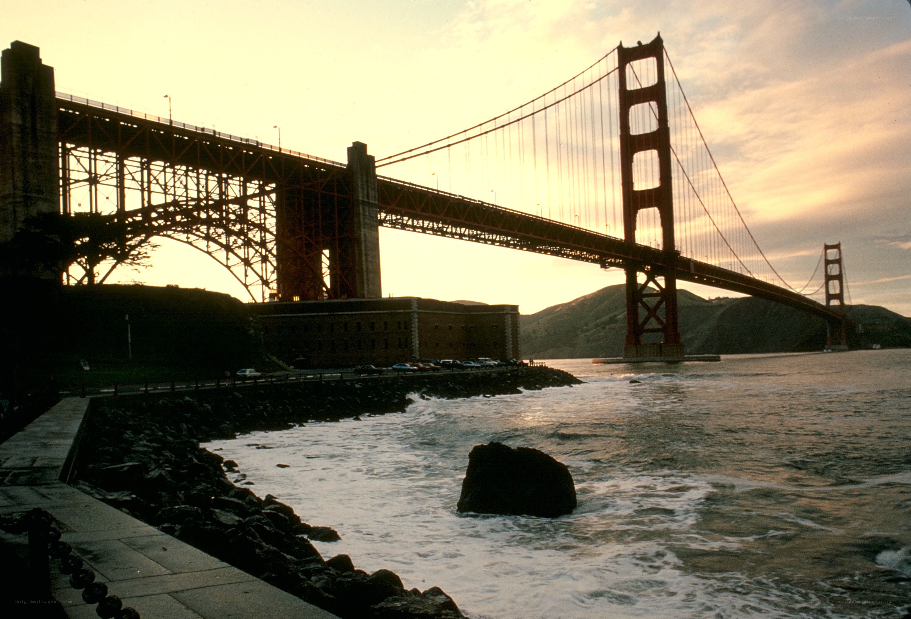 Golden Gate Bridge at sunset