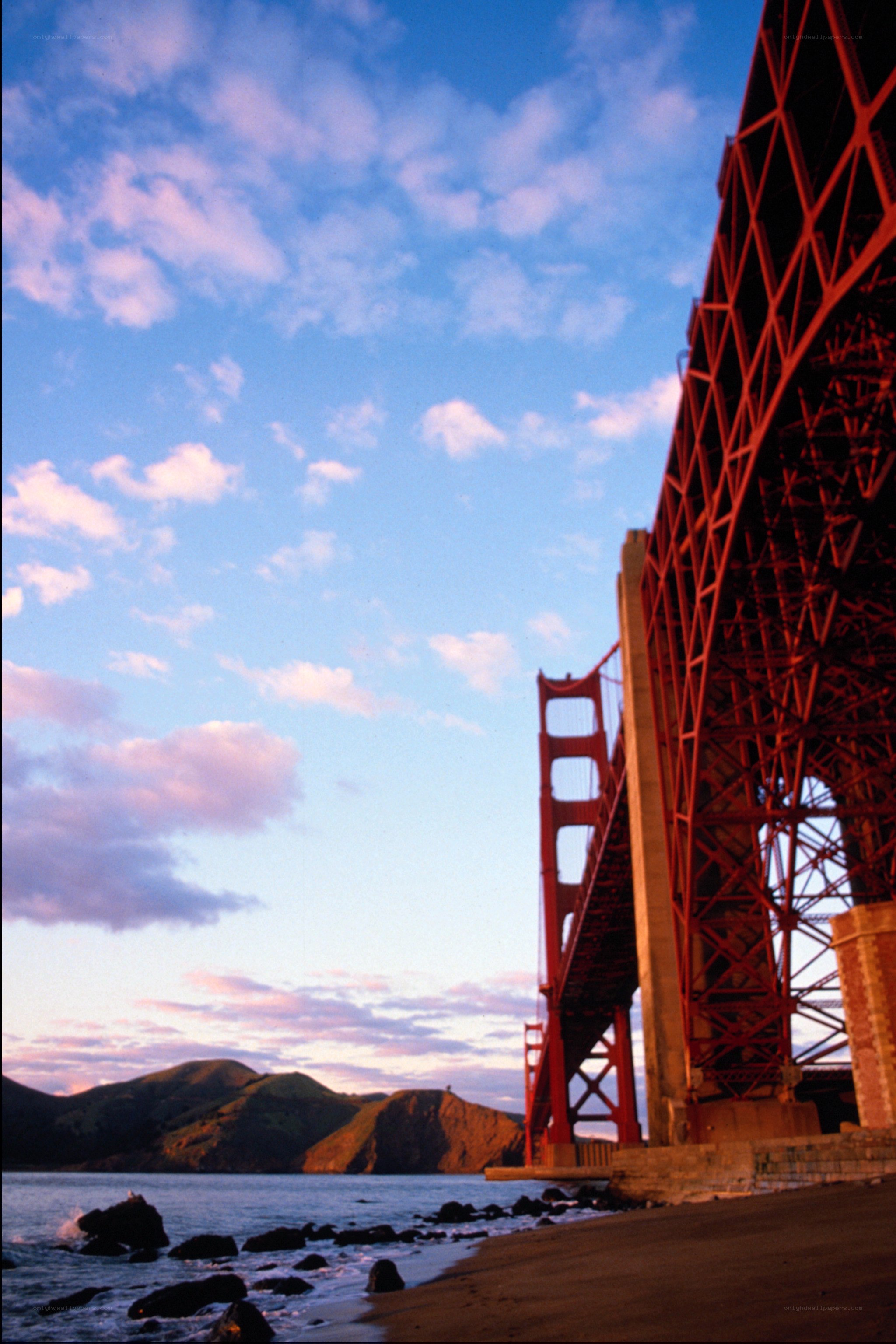 Golden Gate Bridge at sunset