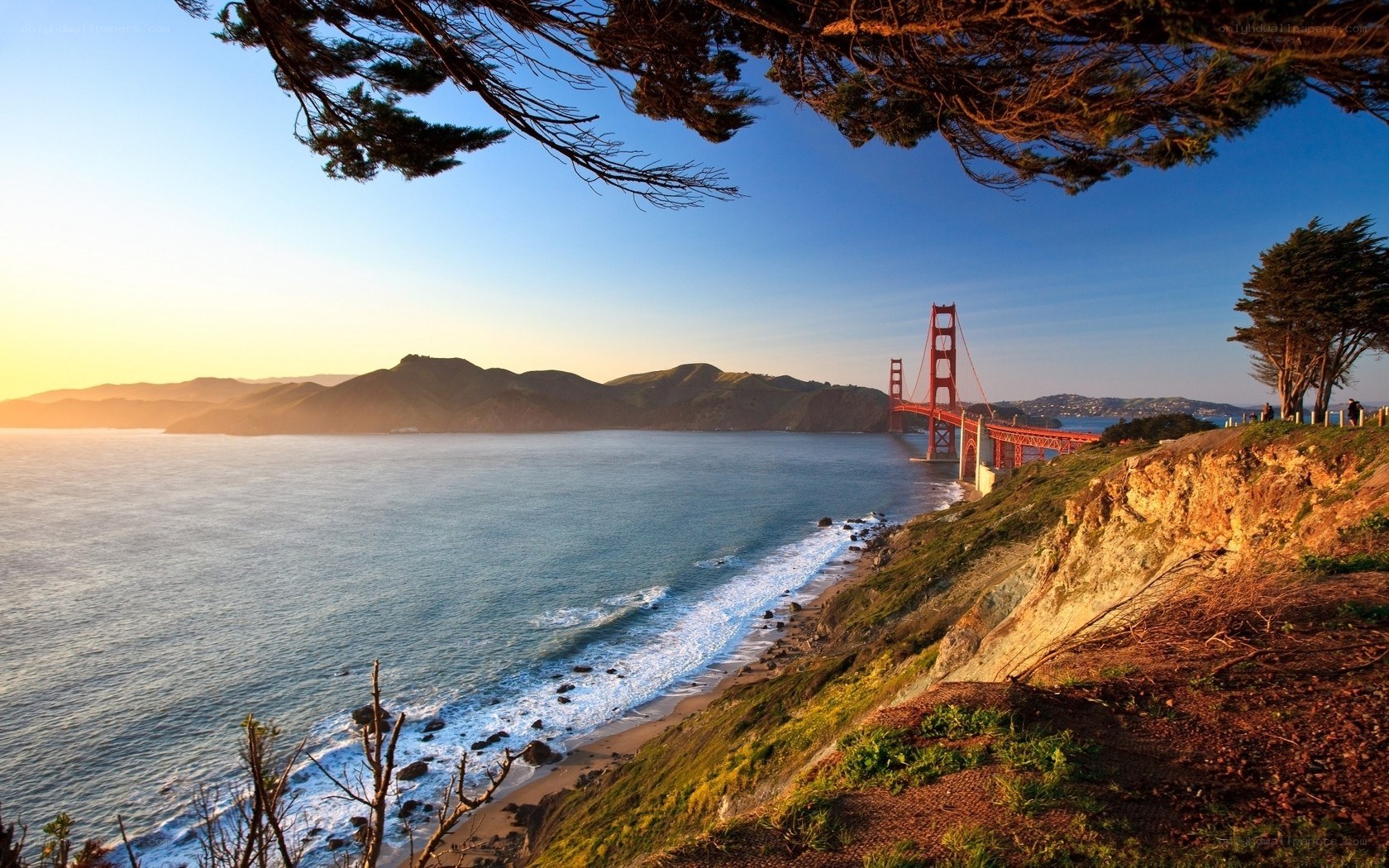 Golden Gate Bridge at sunset