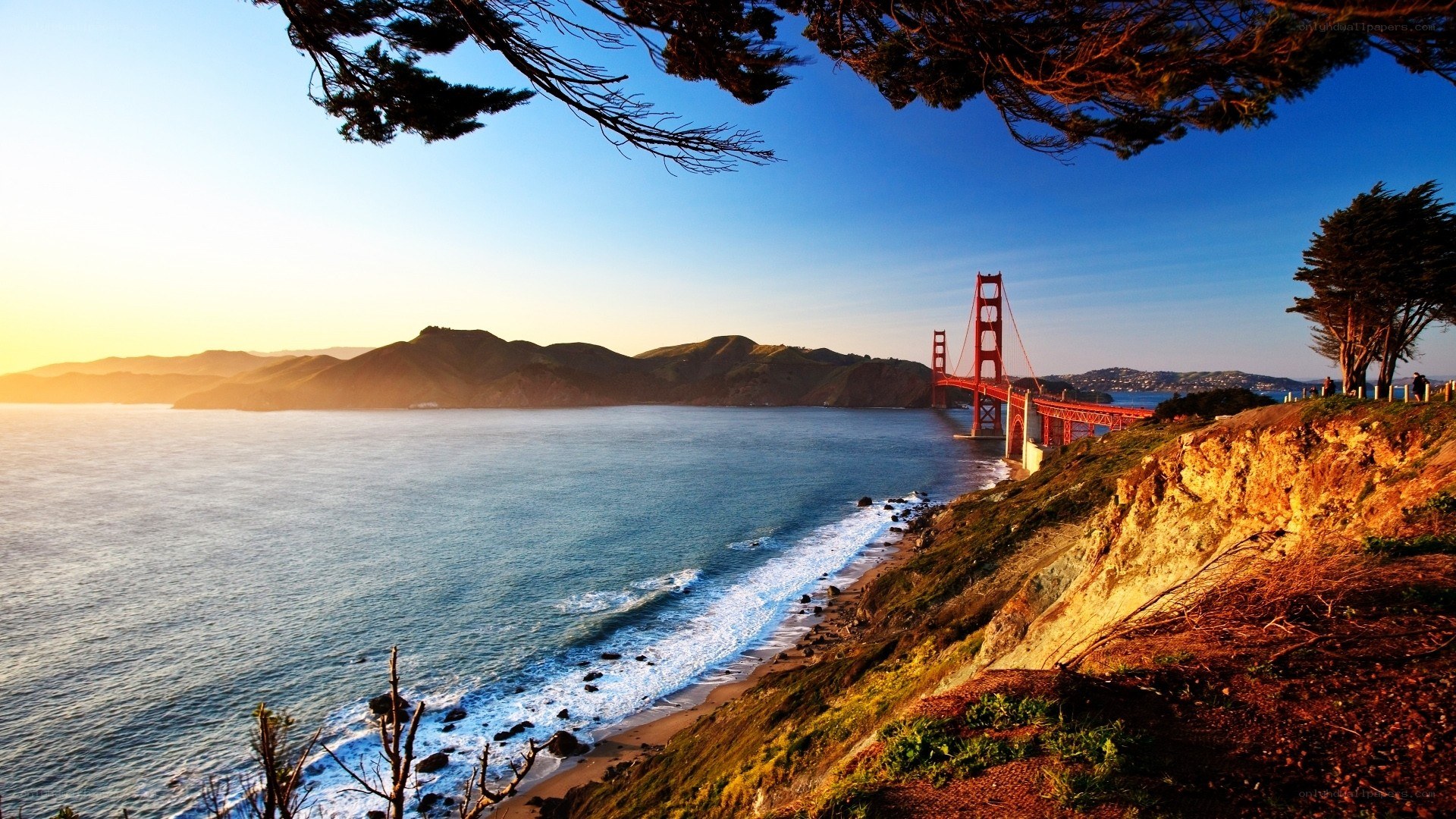 Golden Gate Bridge at sunset
