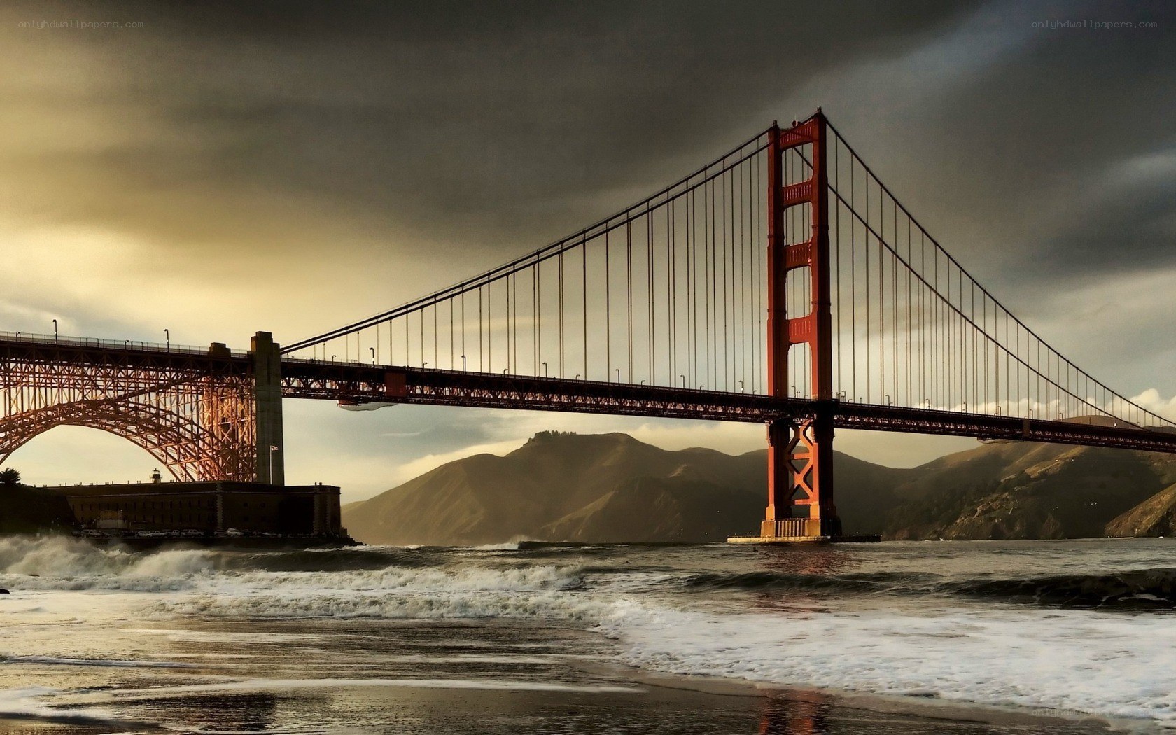Golden Gate Bridge at sunset