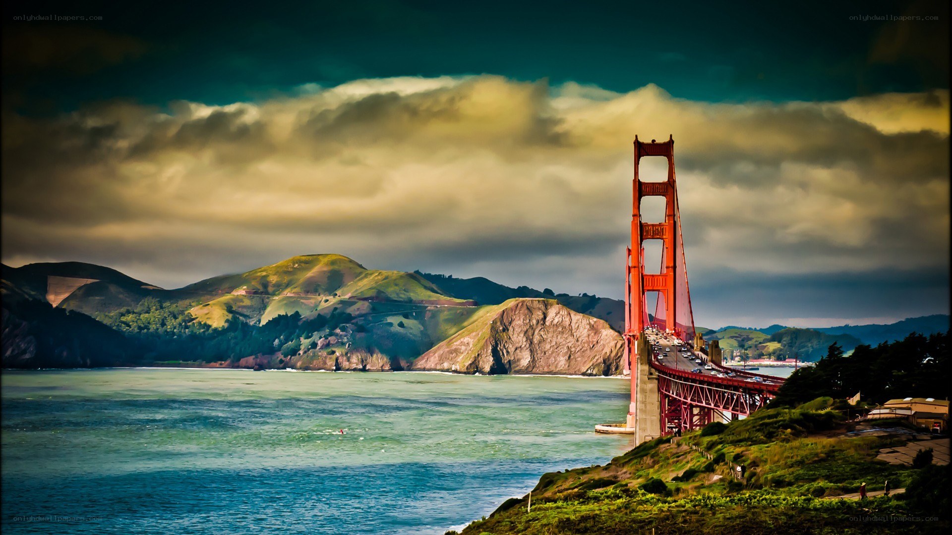 Golden Gate Bridge at sunset