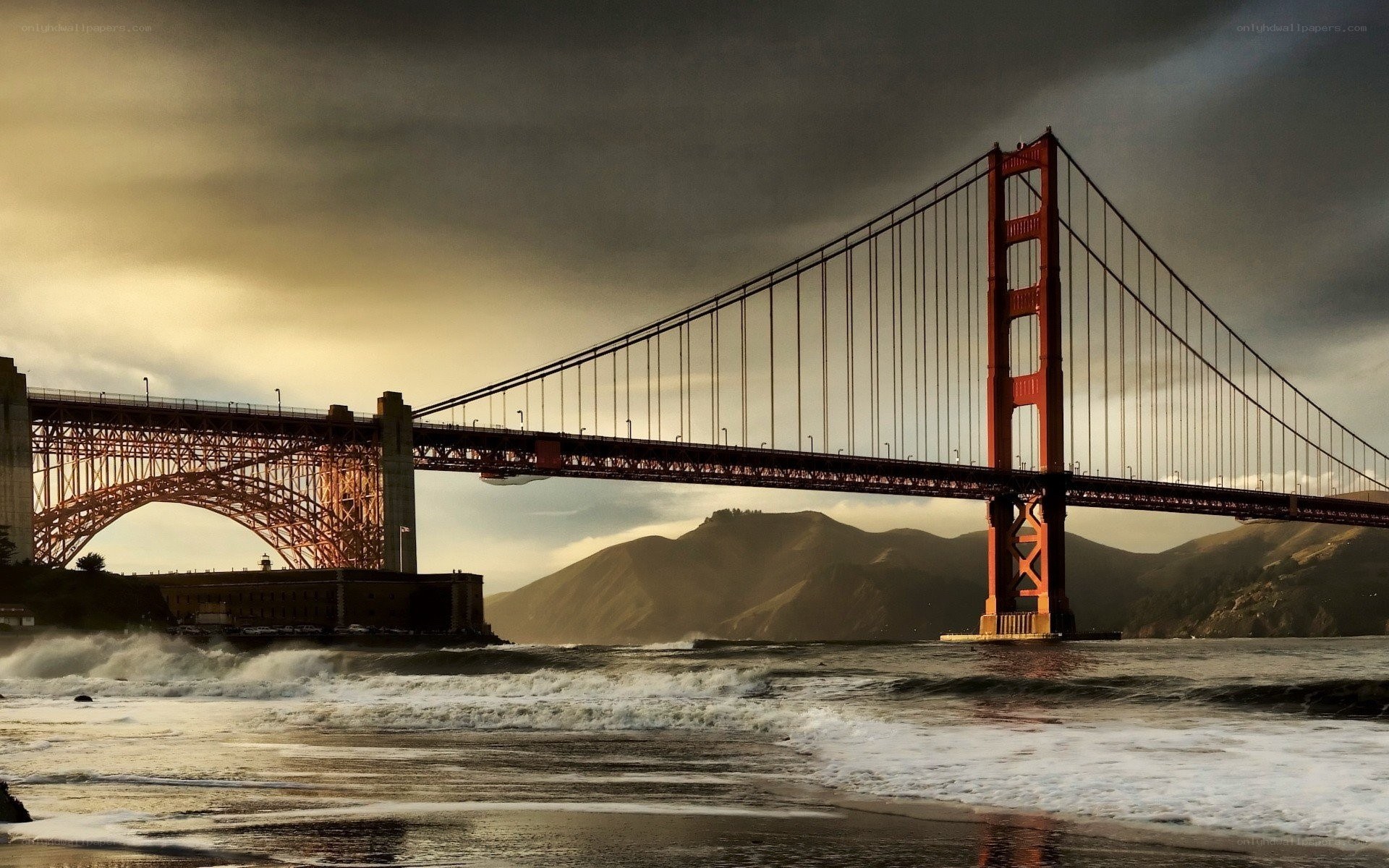 Golden Gate Bridge at sunset