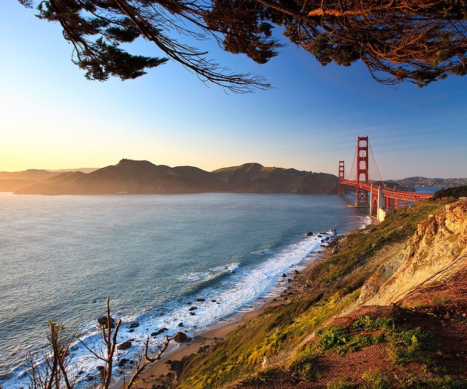 Golden Gate Bridge at sunset
