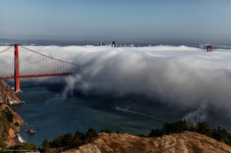 Golden Gate Bridge in fog