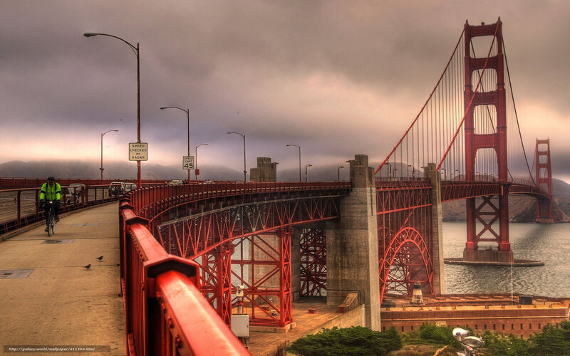 Golden Gate Bridge on a cloudy day