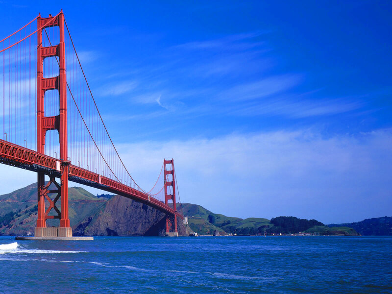 Golden Gate Bridge on a sunny day