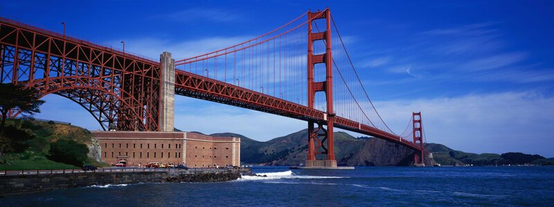 Golden Gate Bridge on a sunny day