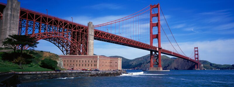 Golden Gate Bridge on a sunny day