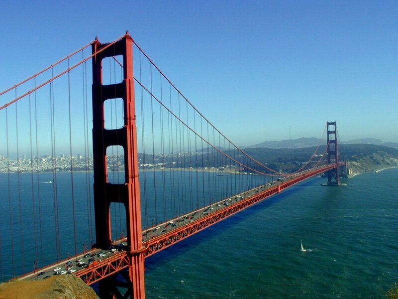 Golden Gate Bridge on a sunny day