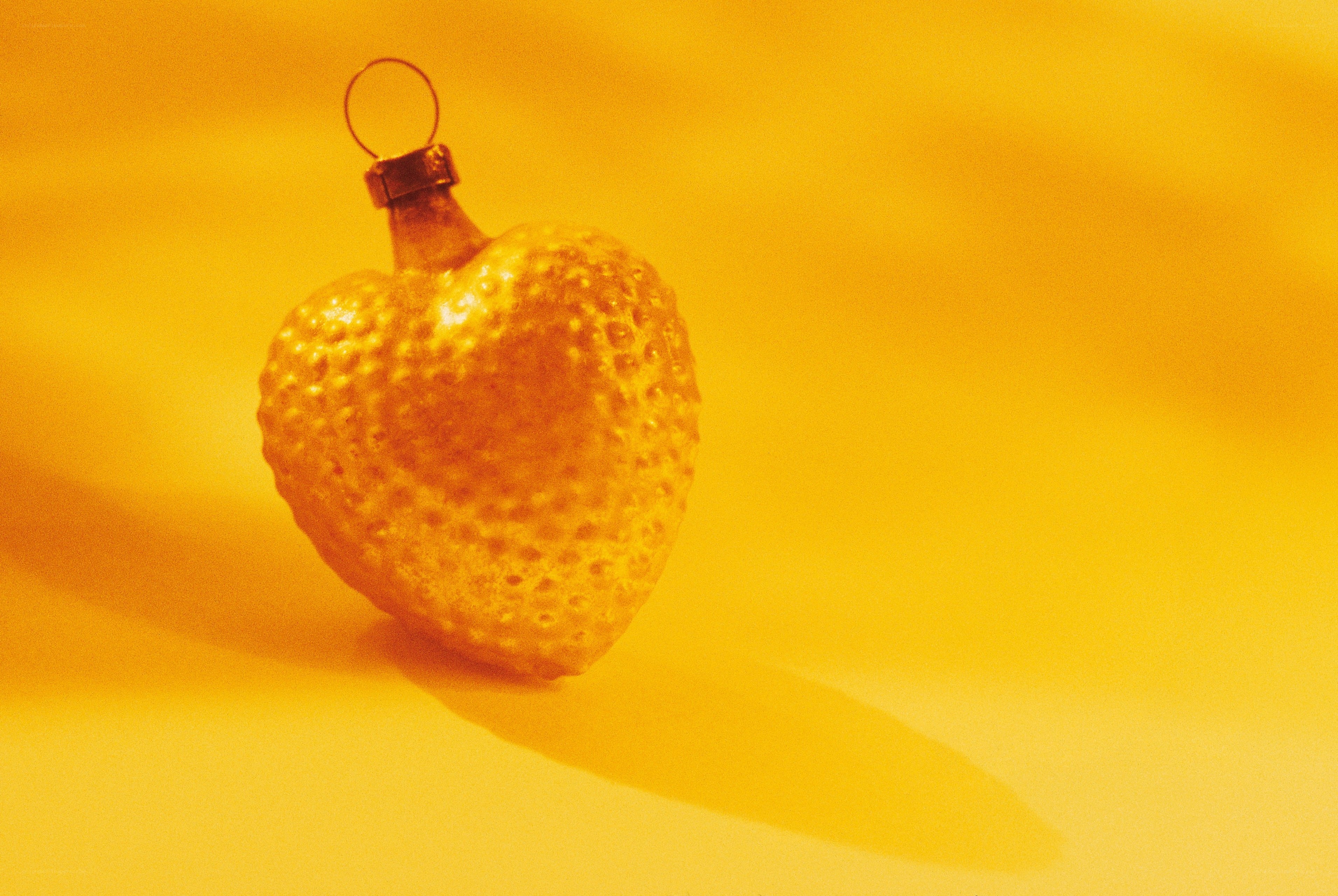 golden heart ornament
