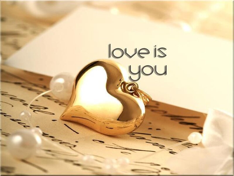 Golden Heart Pendant — Gold, Romantic
