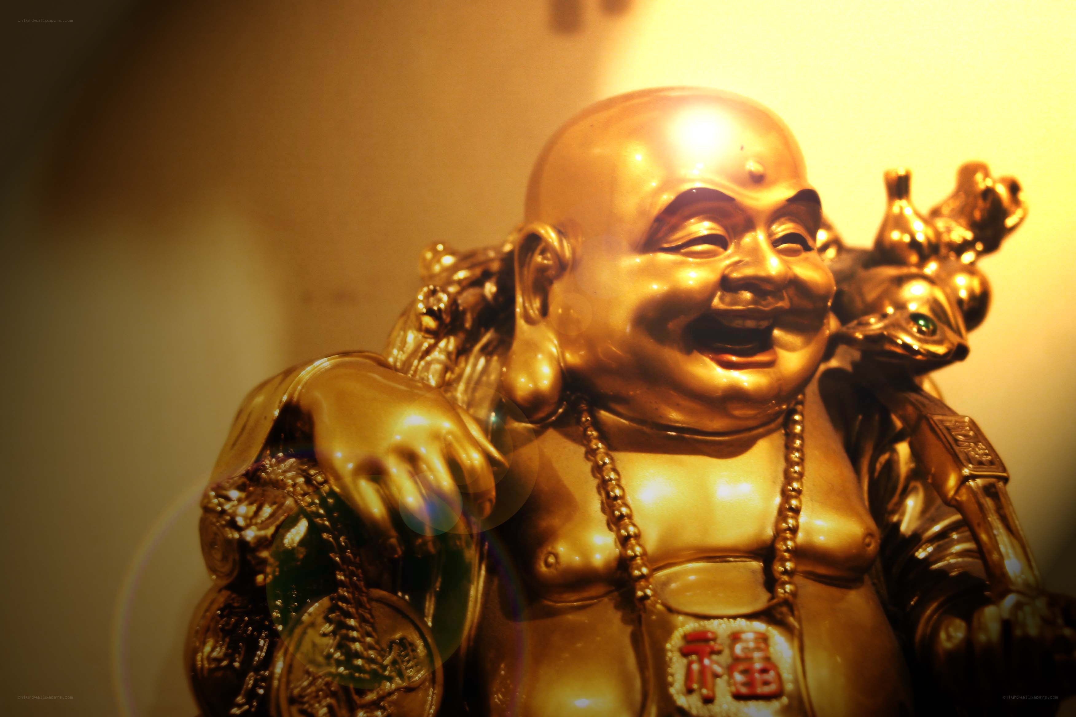 golden laughing buddha statue