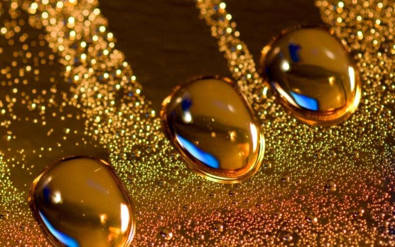 Golden Liquid Droplets — Gold, Dramatic