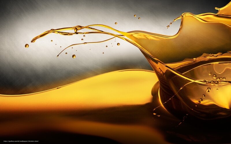 Golden Liquid Splash — Gold, Dramatic, Digital Art