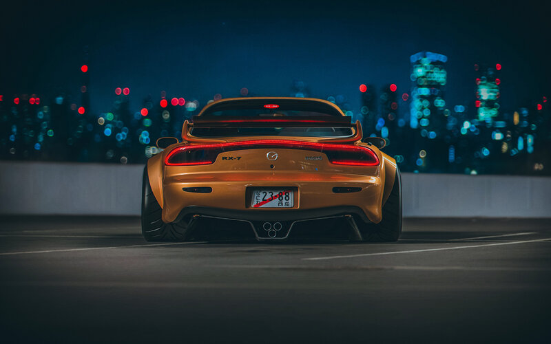 Golden Mazda RX-7