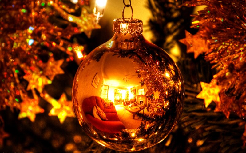 Golden Ornament Reflection — Gold