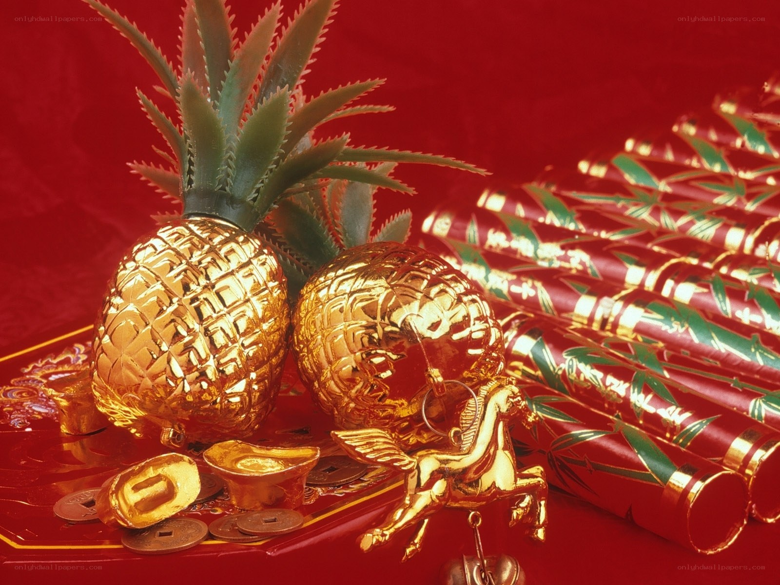 Golden pineapples and firecrackers