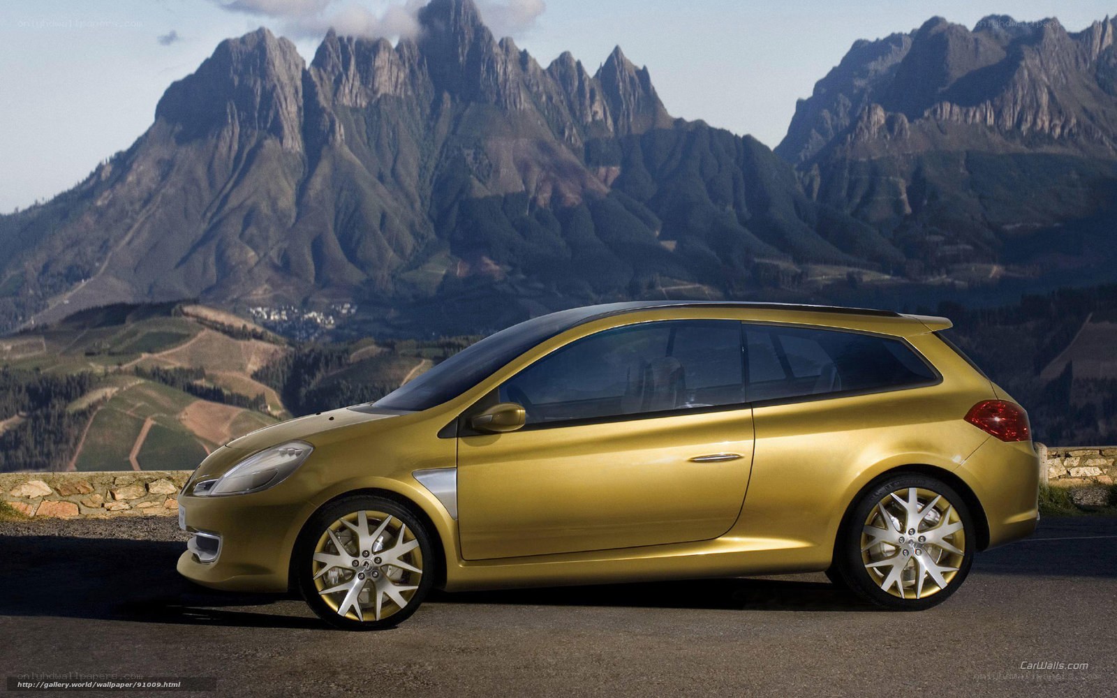 Golden Renault Clio Concept