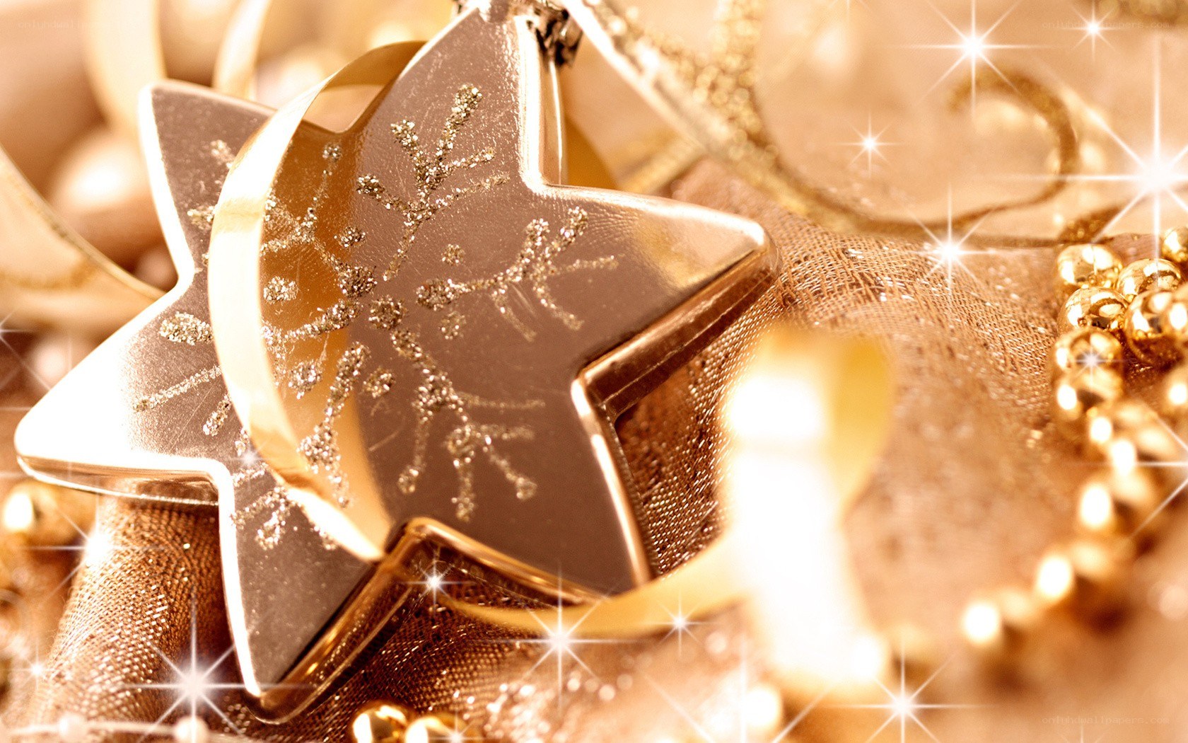 golden star ornament