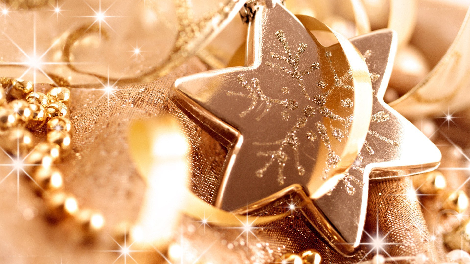 golden star ornament