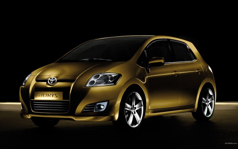 Golden Toyota Auris — Gold, Dramatic, Photograph, Car, Headlights