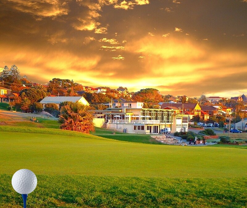 Golf Ball on Tee — Green, Dramatic